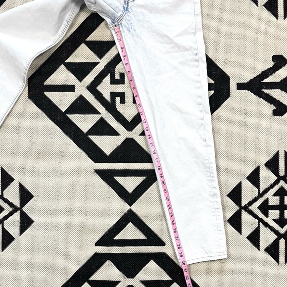 Levi’s 501 ‘81 High Rise Tapered Mom Jean in Erikka's Pic Light Wash Size 25 - Picture 10 of 16